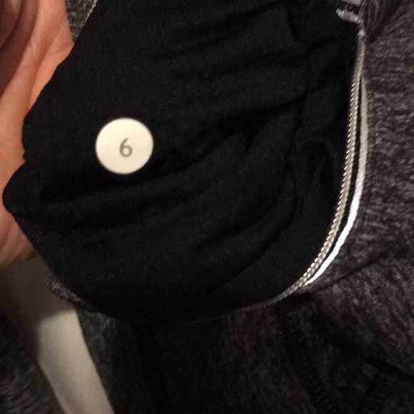 Long sleeve hooded lululemon pullover - Picture 2 of 3